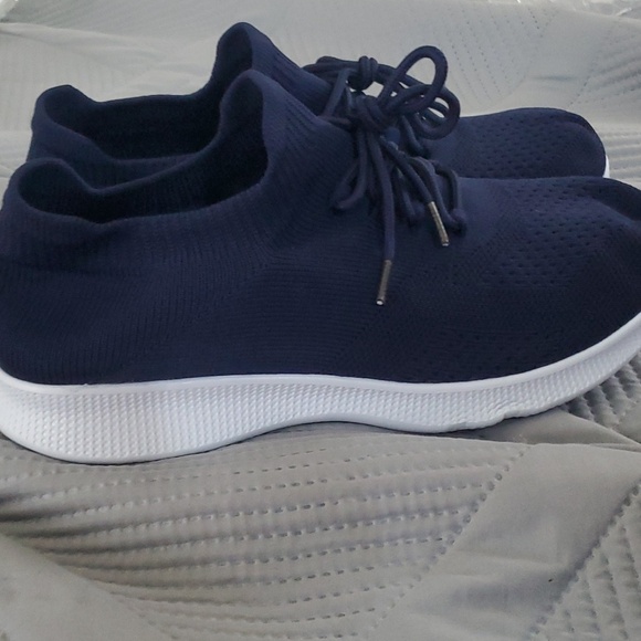 Shoes - Picture 2 of 4